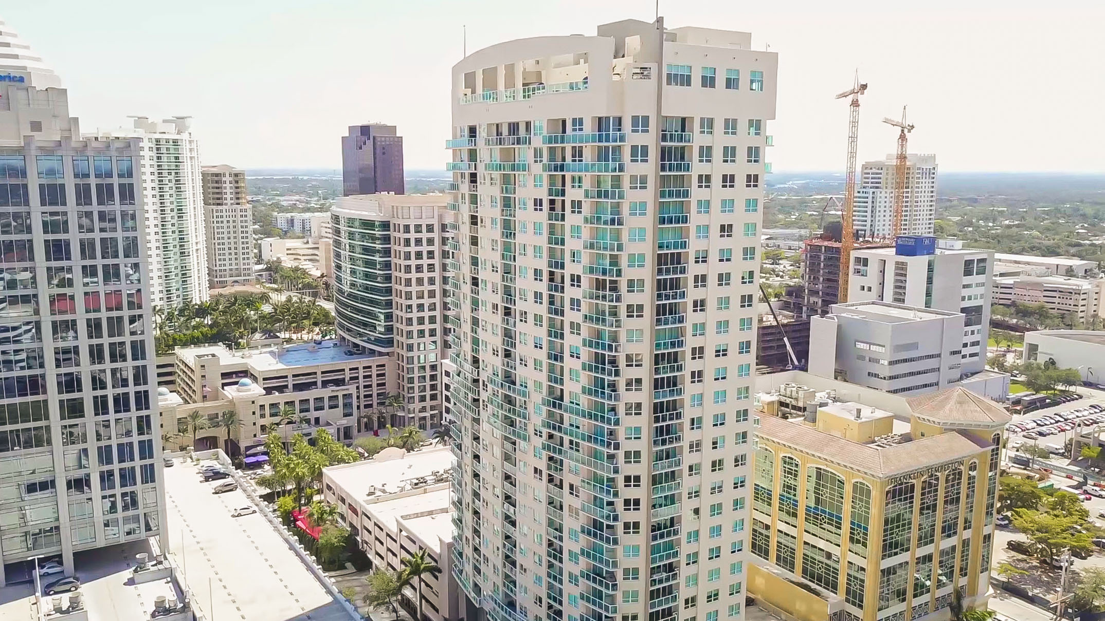 350 Las Olas Place