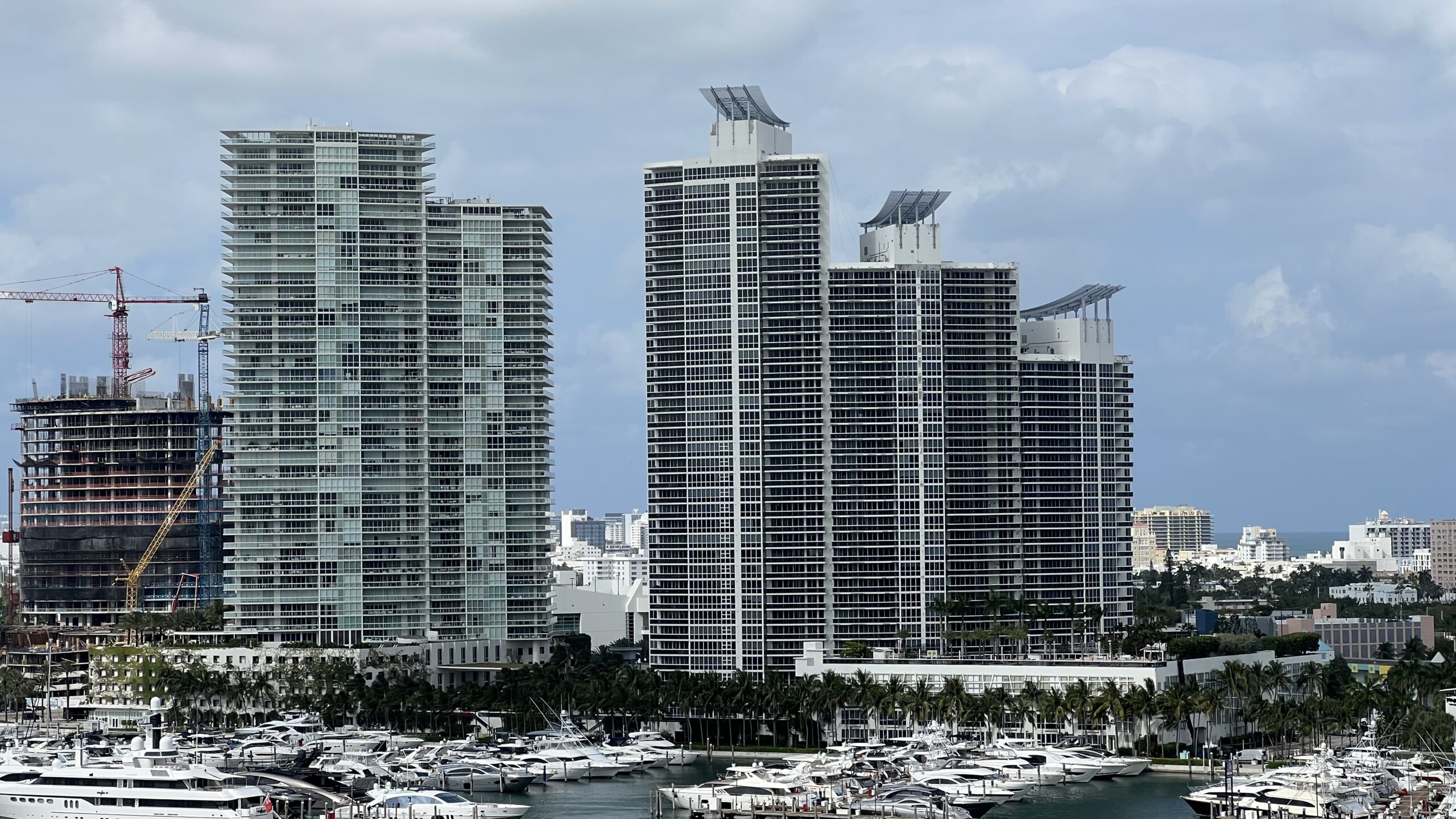 Picture of For Sale Penthouse Loft Type 4BR Luxury Condo at Le Pont Residences ...